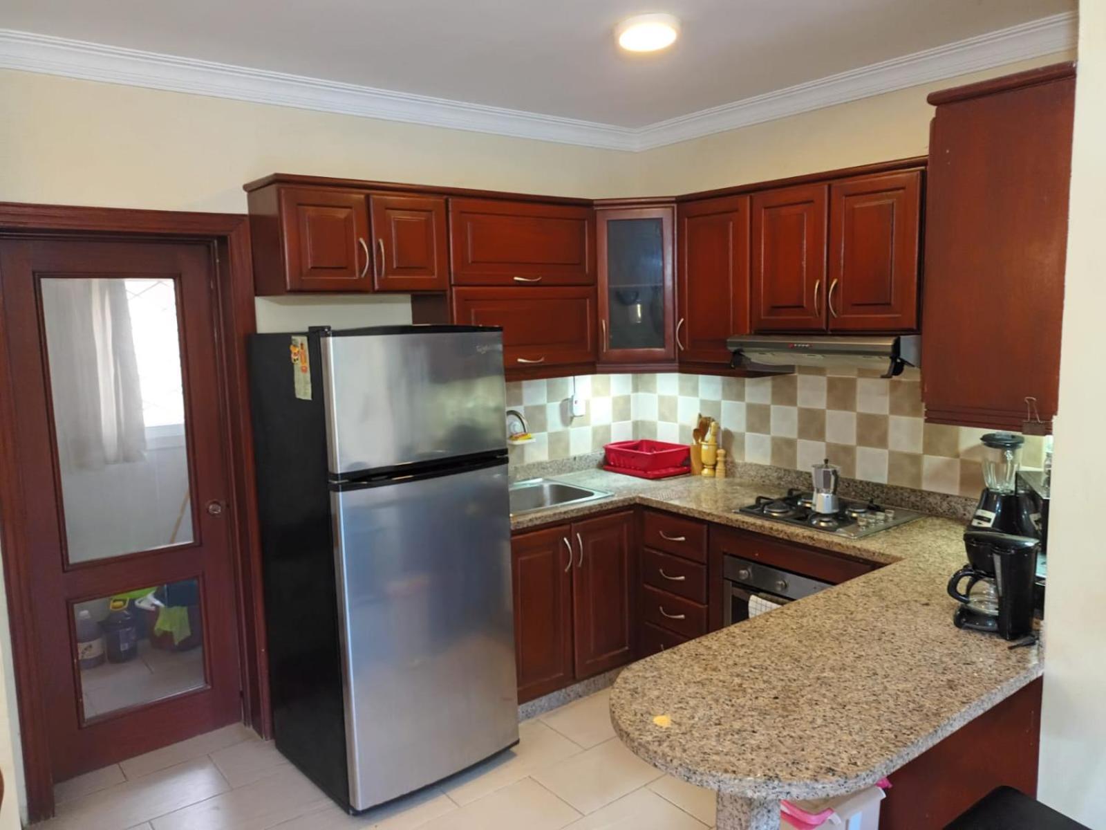 Close To The With Pool Apartment